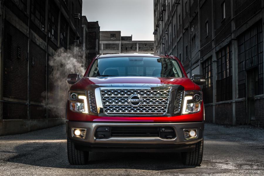  Nissan Titan Platinum Reserve Crew Cab 2016 года  (фото 14 из 17)